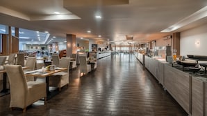 Café da manhã e jantar