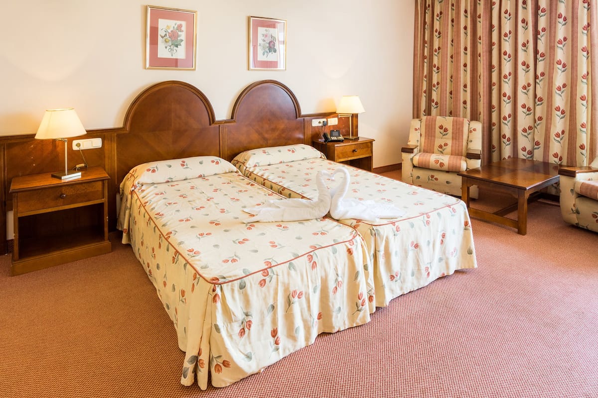 Schreibtisch, kostenloses WLAN, Bettwäsche