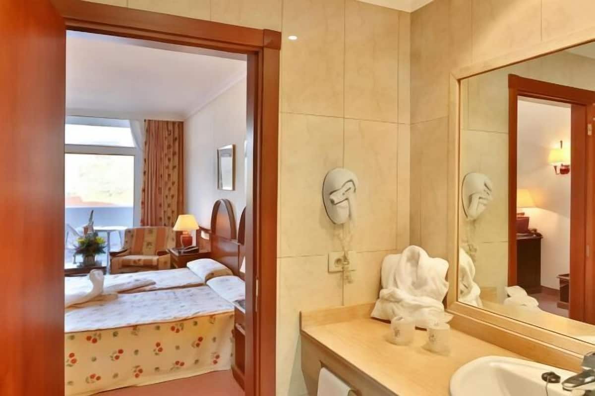 Schreibtisch, kostenloses WLAN, Bettwäsche