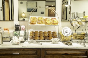 Free daily continental breakfast