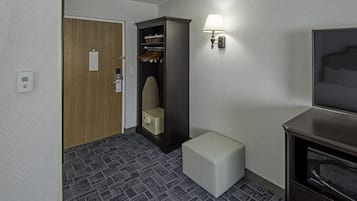 Standaard tweepersoonskamer, niet-roken | Luxe beddengoed, een kluis op de kamer, een bureau