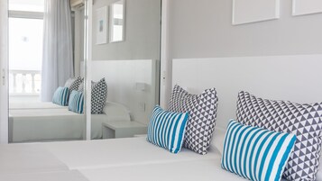 In-room safe, free WiFi