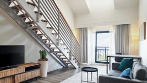 Suite, 1 Bedroom (Loft) | Premium bedding, minibar, in-room safe, desk - Crowne Plaza Sydney Macquarie Park by IHG (Macquarie Park)