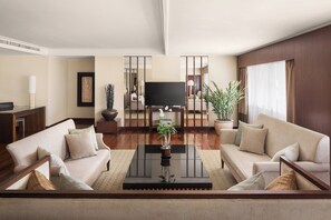 LCD TV, DVD player - Le Meridien Angkor (Siem Reap)