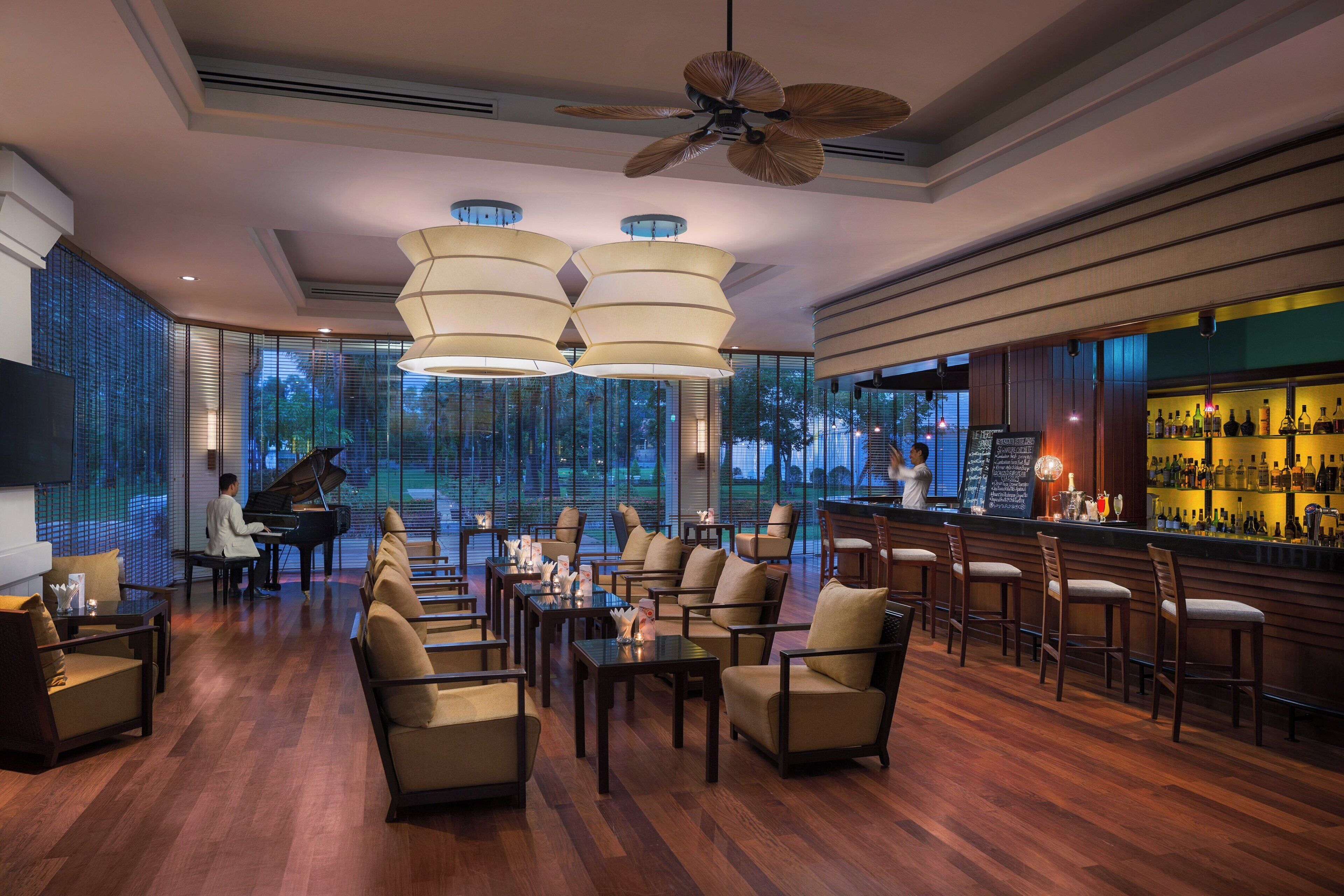 Cocktailbar, Blick auf den Garten