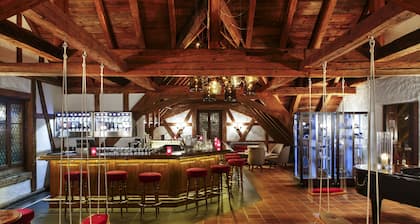 Swiss-Chalet Merlischachen - Romantik Schloss-Hotel am See