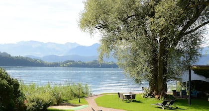 Swiss-Chalet Merlischachen - Romantik Schloss-Hotel am See
