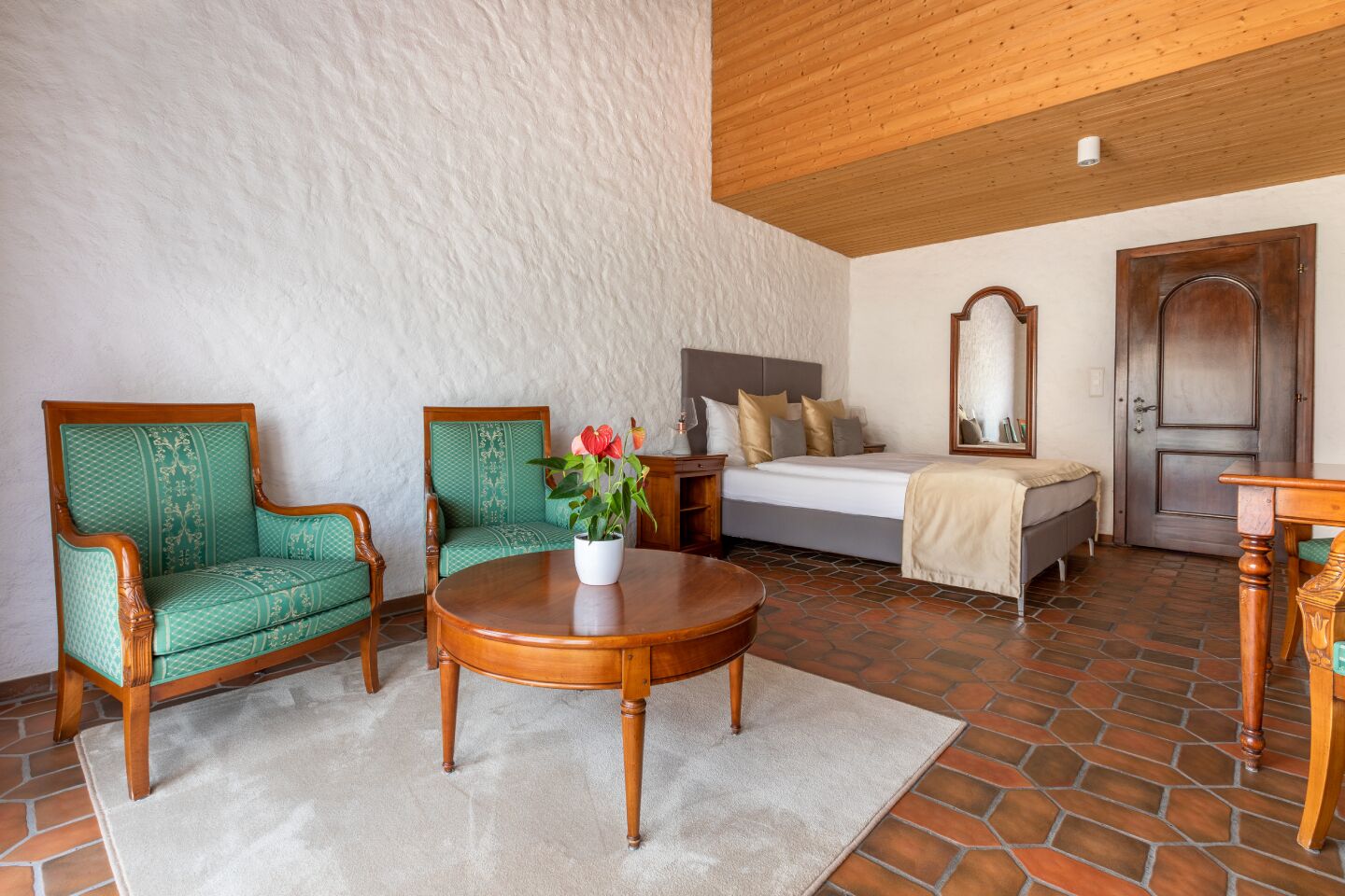 hypo-allergenic bedding, minibar, in-room safe, desk