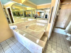 Standard Suite, 1 King Bed, Non Smoking, Jetted Tub