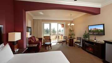 Egyptian cotton sheets, premium bedding, down comforters, in-room safe