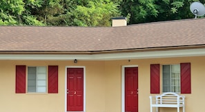 Exterior - Holiday Motel (Andover)