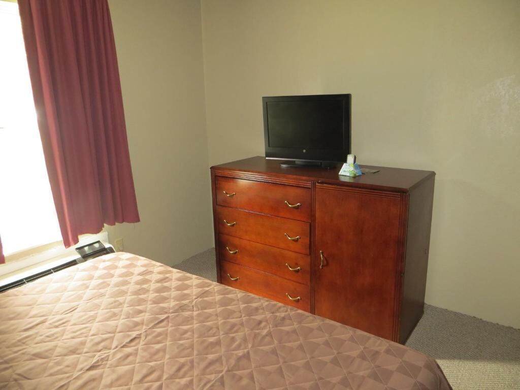 Bureau, Wi-Fi gratuit, draps fournis, réveils