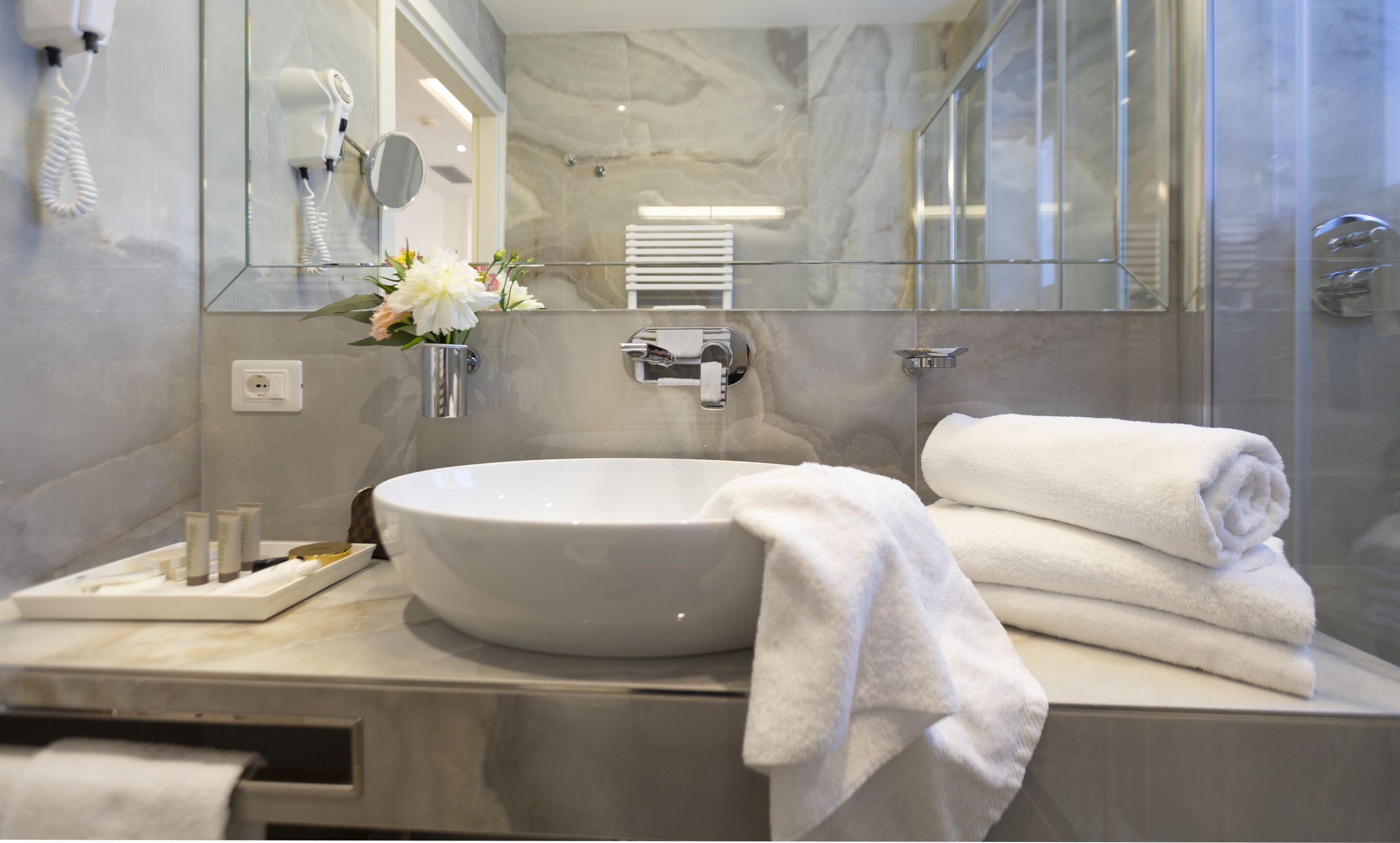 deluxe triple room | minibar, in-room safe, desk, blackout curtains