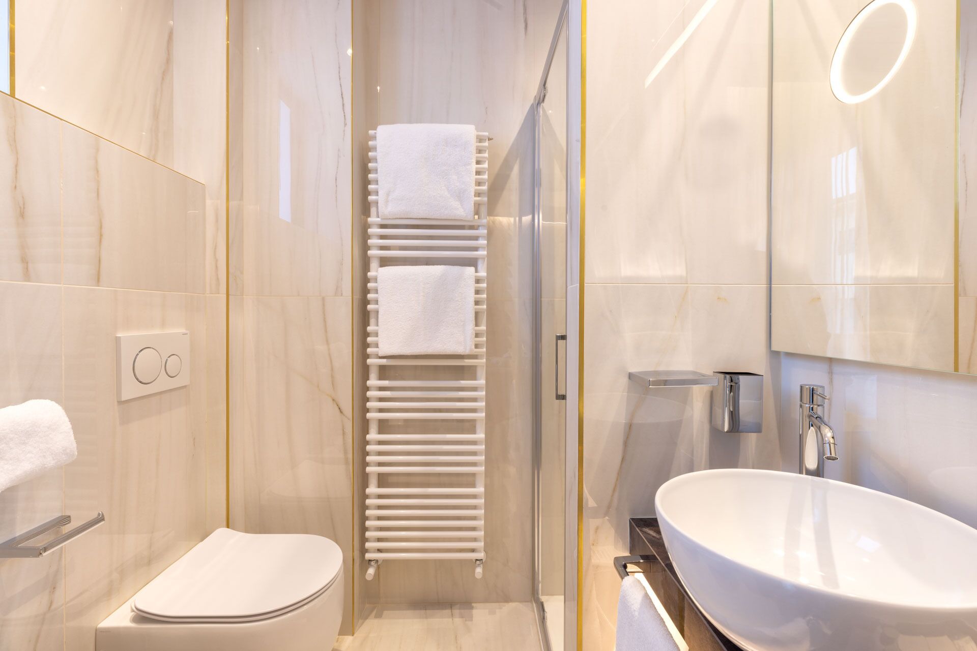 shower, free toiletries, hair dryer, bidet