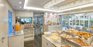Desayuno bufé gratuito y diario