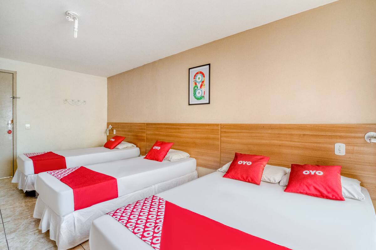 Quadruple Room (1 Double bed + 2 Single beds) | Soundproofing, WiFi (free), bed sheets