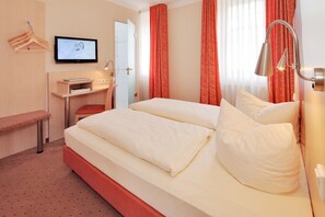 เครื่องนอนป้องกันสารก่อภูมิแพ้, โต๊ะทำงาน, ผ้าม่านกันแสง, ห้องเก็บเสียง