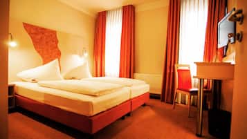 Allergikerbettwaren, Schreibtisch, Verdunkelungsvorhänge