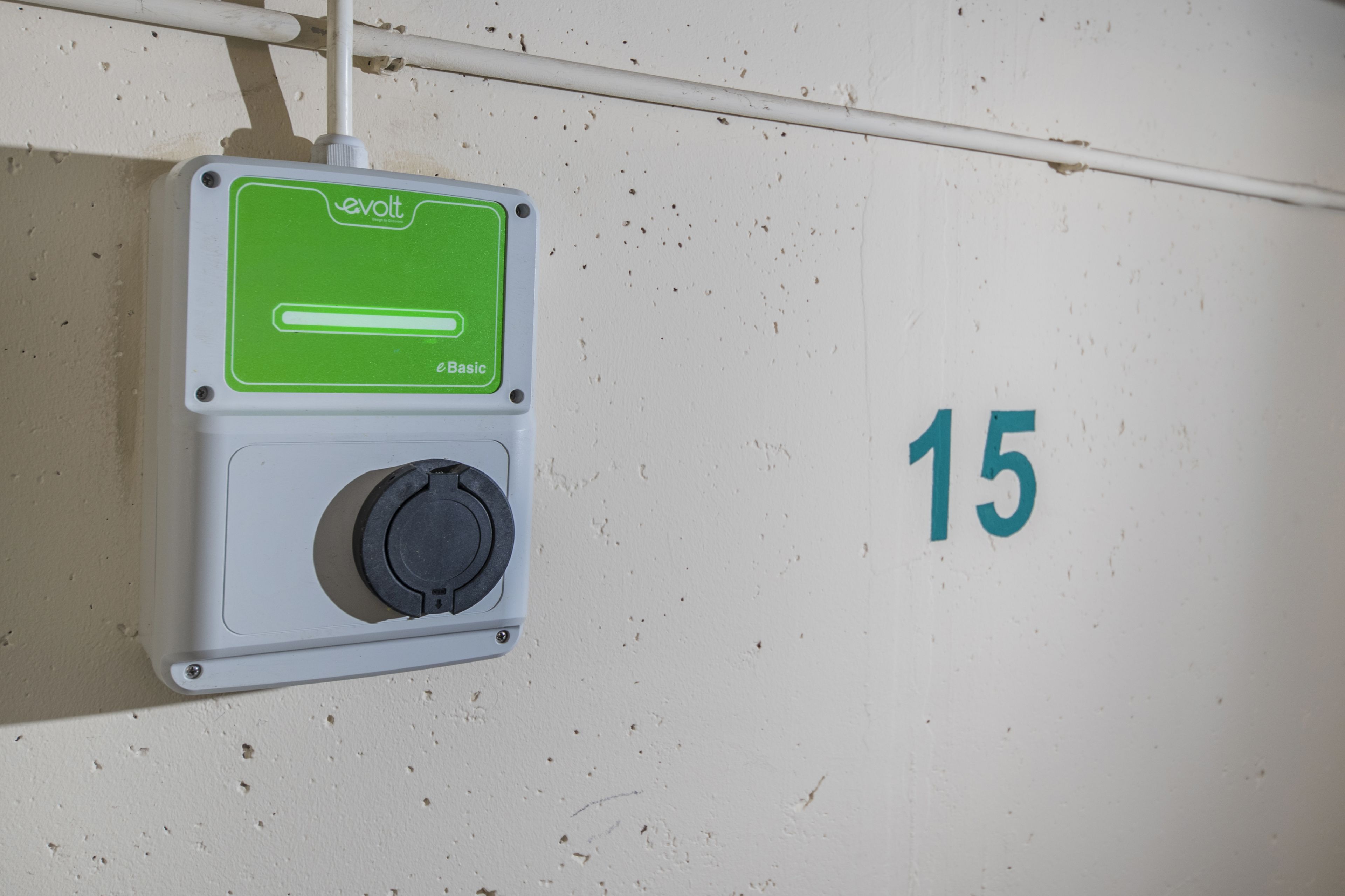 self-parking (surcharge) 8000 per day