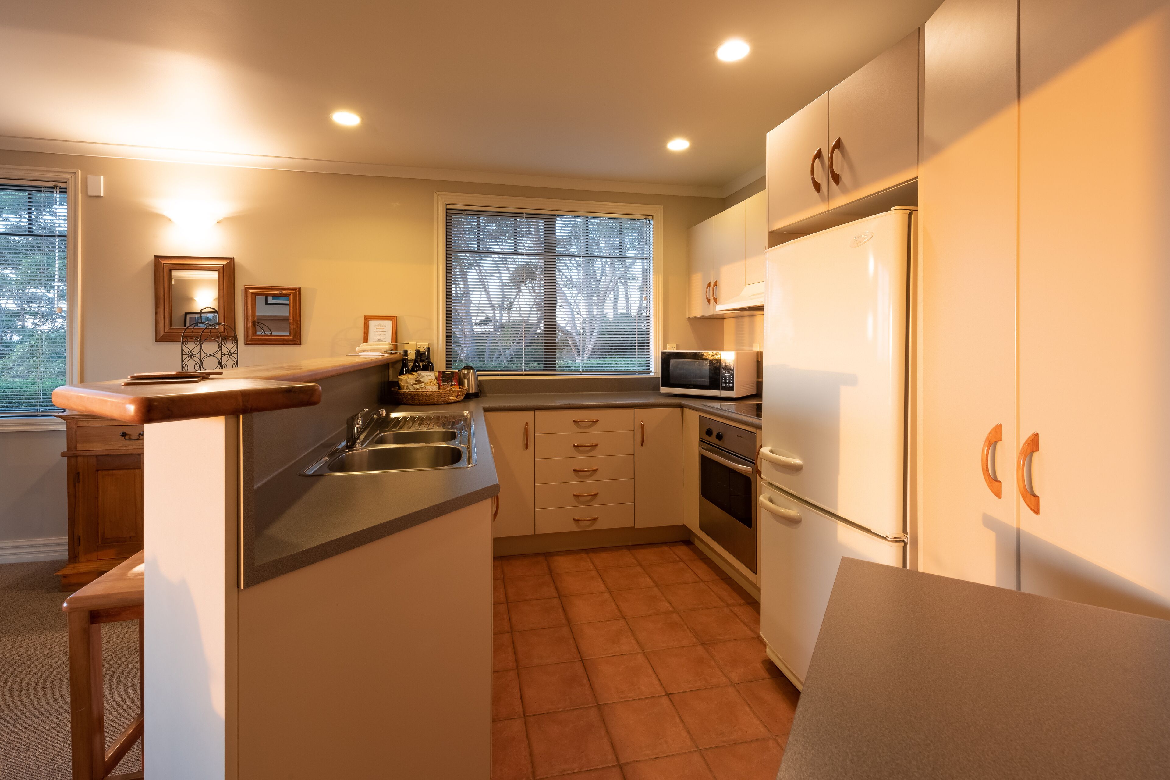 standard villa, 3 bedrooms, sea view | private kitchen | coffee/tea maker, electric kettle