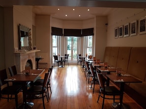 Daily English breakfast (GBP 15 per person)