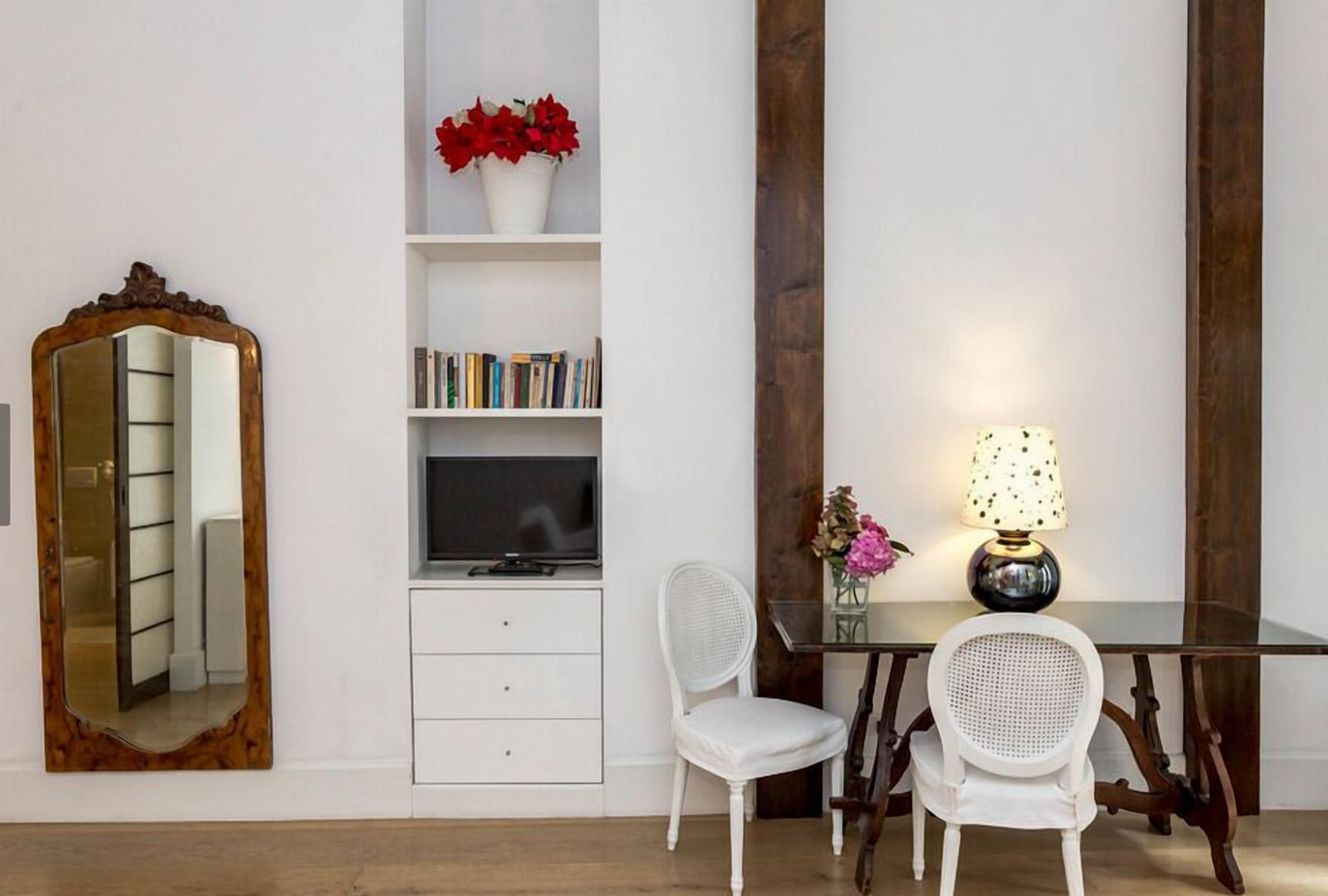 suite | 1 bedroom, premium bedding, down duvets, select comfort beds