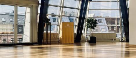 Meeting facility