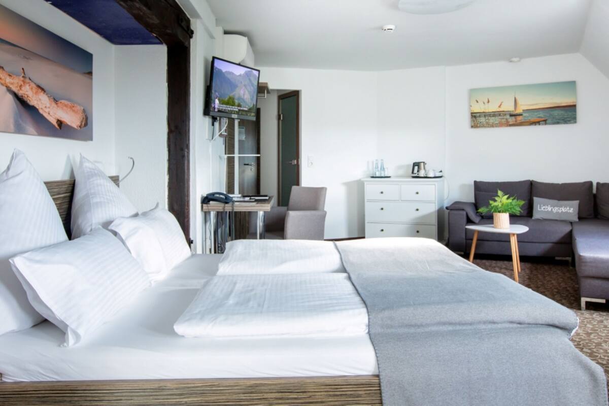 1 bedroom, hypo-allergenic bedding, individually decorated