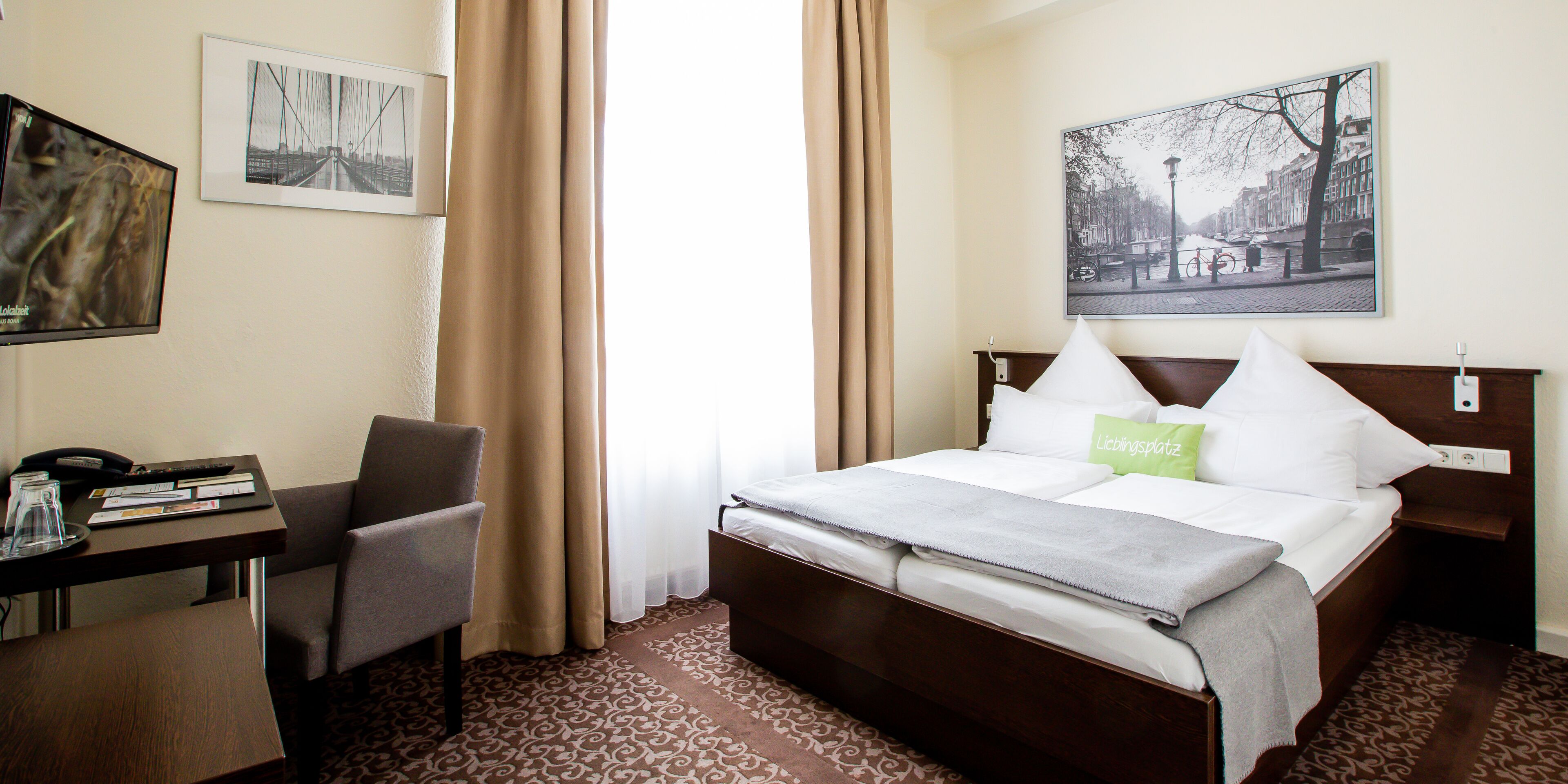 double room | 1 bedroom, hypo-allergenic bedding, individually decorated