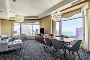 Suite, 1 King Bed with Sofa bed | Living room