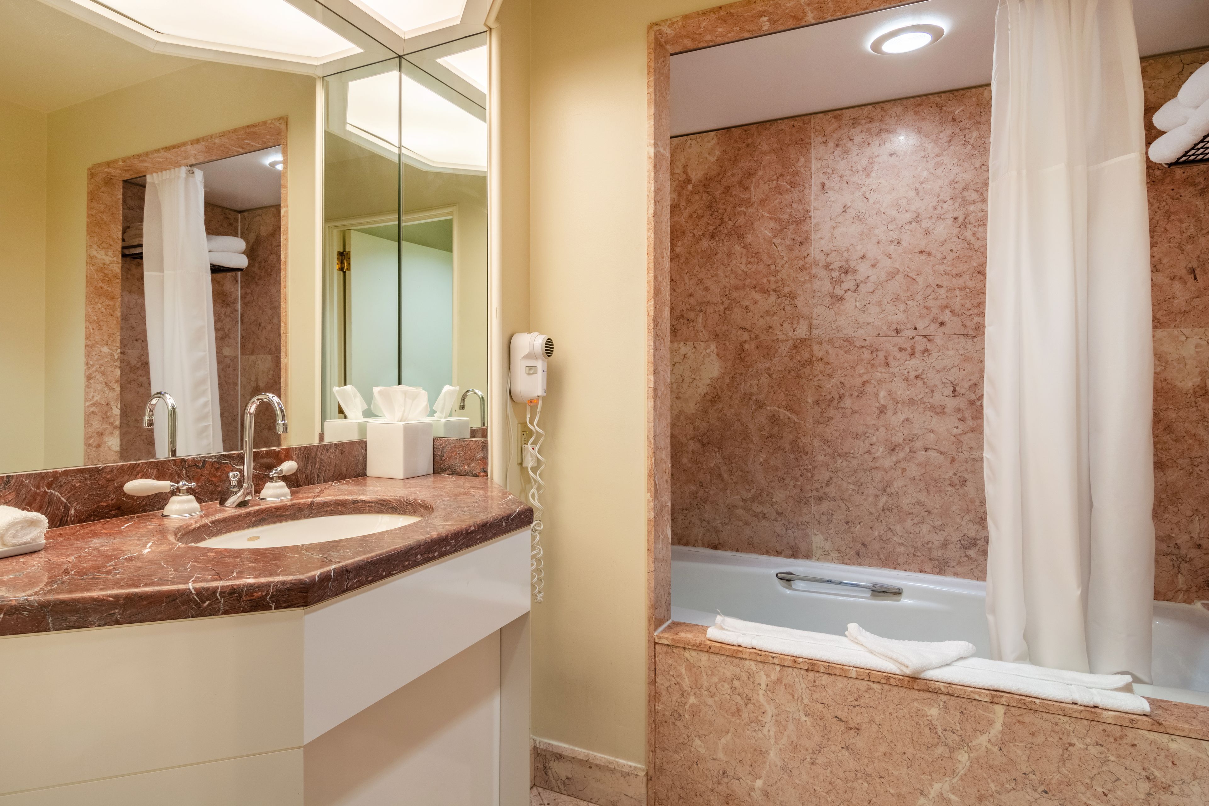 Foto - The Buckingham Hotel