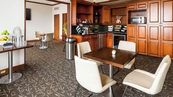 Breakfast area