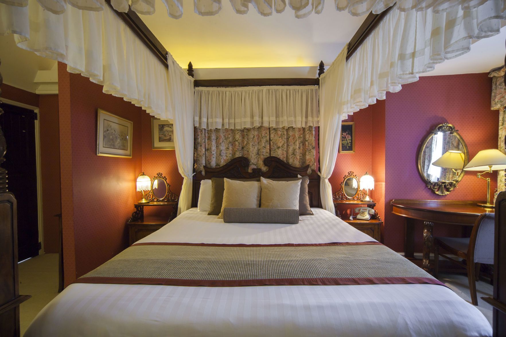In-room safe, individually decorated, individually furnished, desk