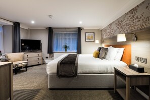 Deluxe Double Room | In-room safe, individually decorated, individually furnished, desk