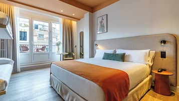 Kamar Superior, teras (Puerta del Sol View) | Selimut bulu angsa, minibar, brankas, dan meja kerja