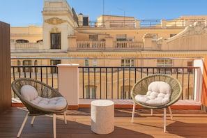Superior Room, Terrace (Puerta del Sol View) | Down comforters, minibar, in-room safe, desk