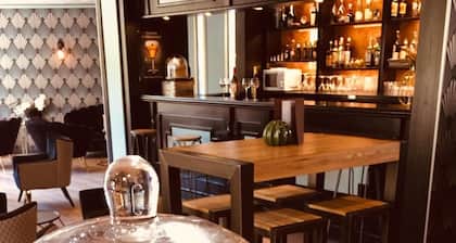 Hotel Le Cardinal Rueil Centre