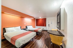 Free WiFi, bed sheets - Motel 6 San Antonio, Tx - Frost Bank Center (San Antonio)