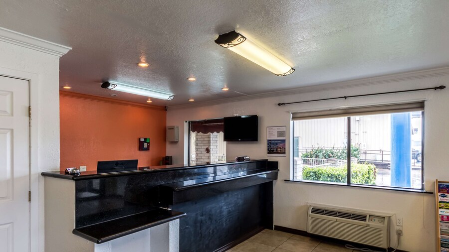 Motel 6 San Antonio, Tx - Frost Bank Center