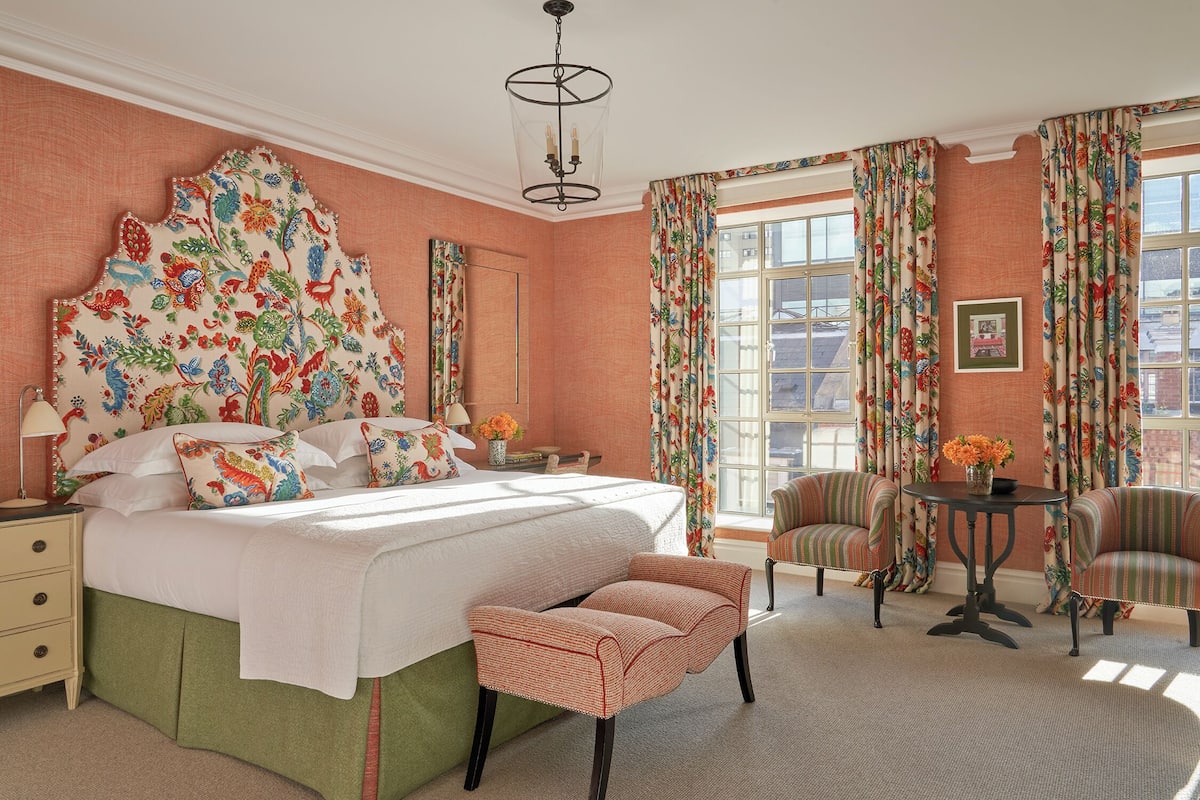 Deluxe Room | Premium bedding, minibar, in-room safe, desk