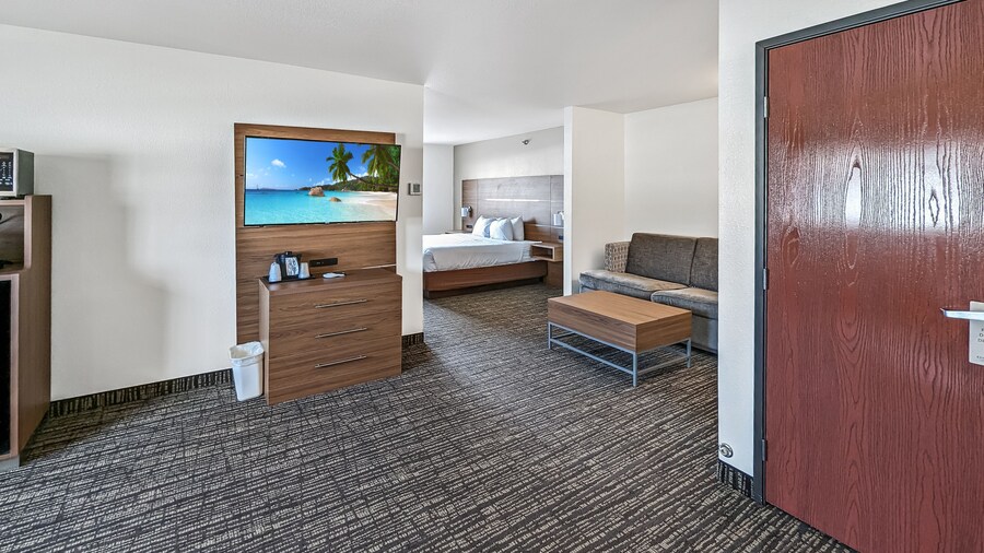 Estherville Hotel & Suites