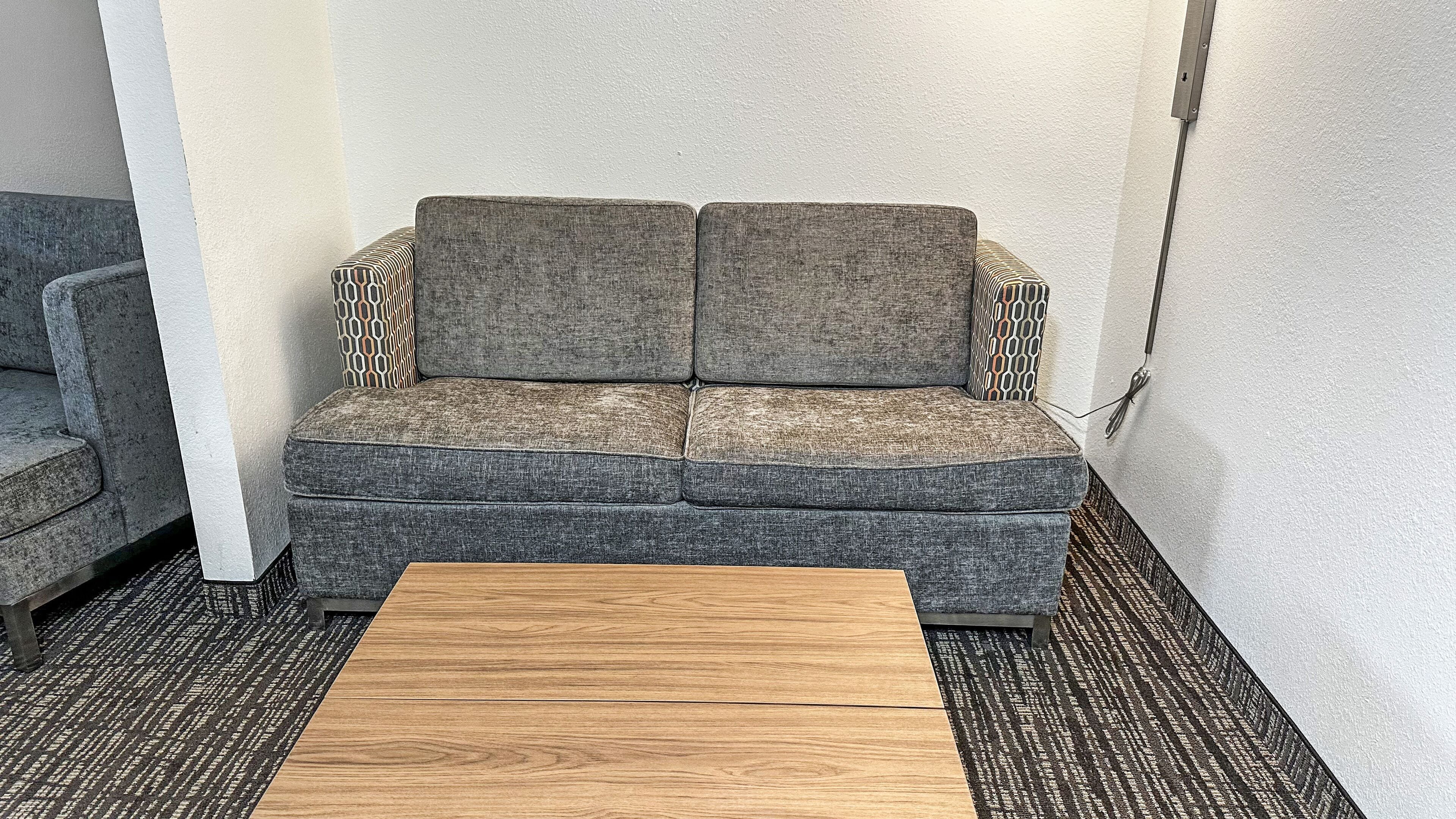 deluxe single room | 1 bedroom, desk, iron/ironing board, free wifi