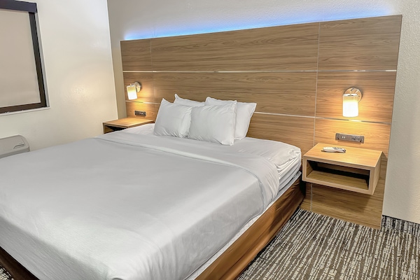 1 habitación, escritorio, tabla de planchar con plancha y wifi gratis