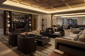 3 bars/lounges, poolside bar