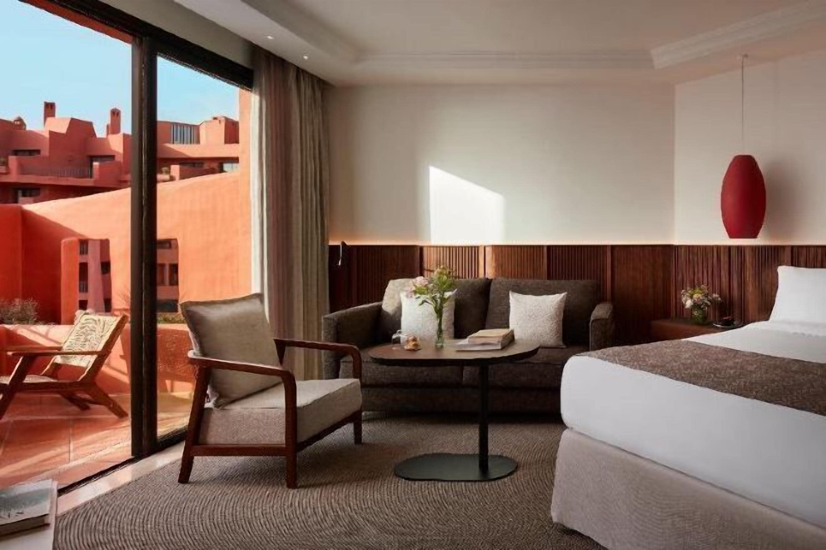 Premium bedding, minibar, in-room safe, desk