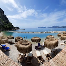 Private beach, sun-loungers, beach umbrellas, beach towels