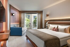 Premium bedding, minibar, in-room safe, desk