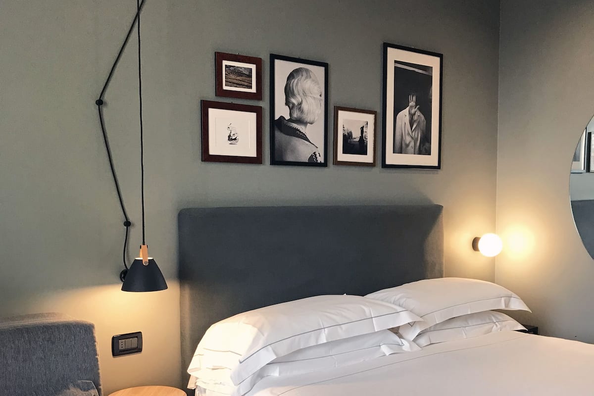 Spacious Triple | Minibar, in-room safe, desk, laptop workspace
