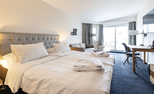 Hypo-allergenic bedding, pillow-top beds, desk, blackout curtains - Aiden by Best Western Haugesund Airport (Karmoy)