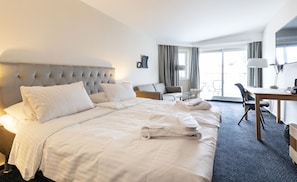 Superior-Zimmer | Allergikerbettwaren, Pillowtop-Betten, Schreibtisch